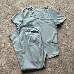 ✨3rd set✨ - Cherokee Workwear Women's Scrub Set